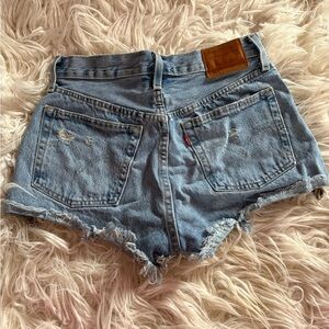 Levi’s 501 High Rise Distressed Cutoff Denim Shorts W26